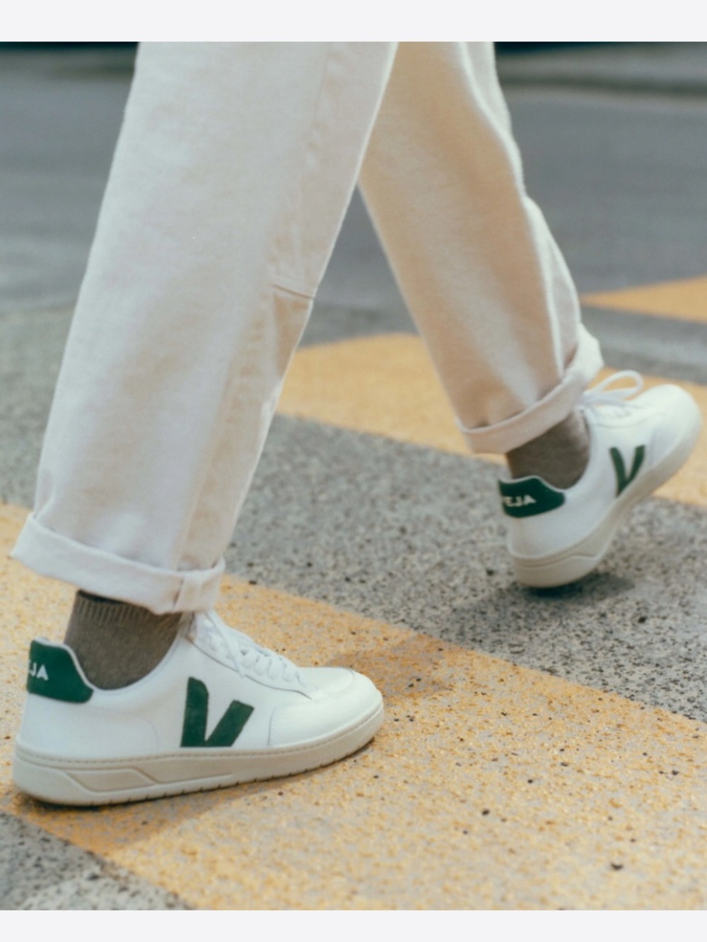 Veja V-12 Leather White Cyprus
Women's Sz 9